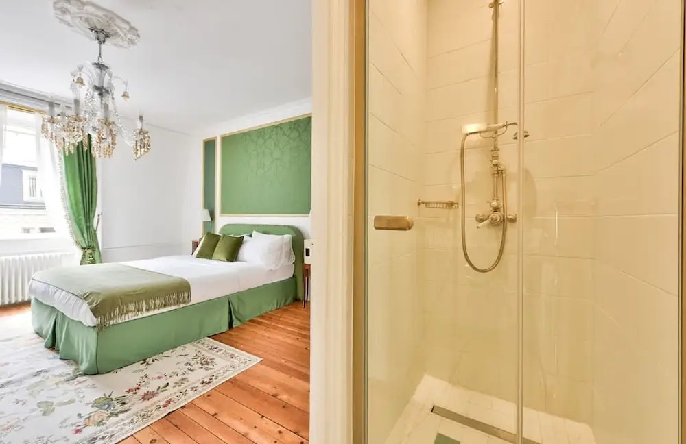 Noble Luxury Residence in the Heart of Paris