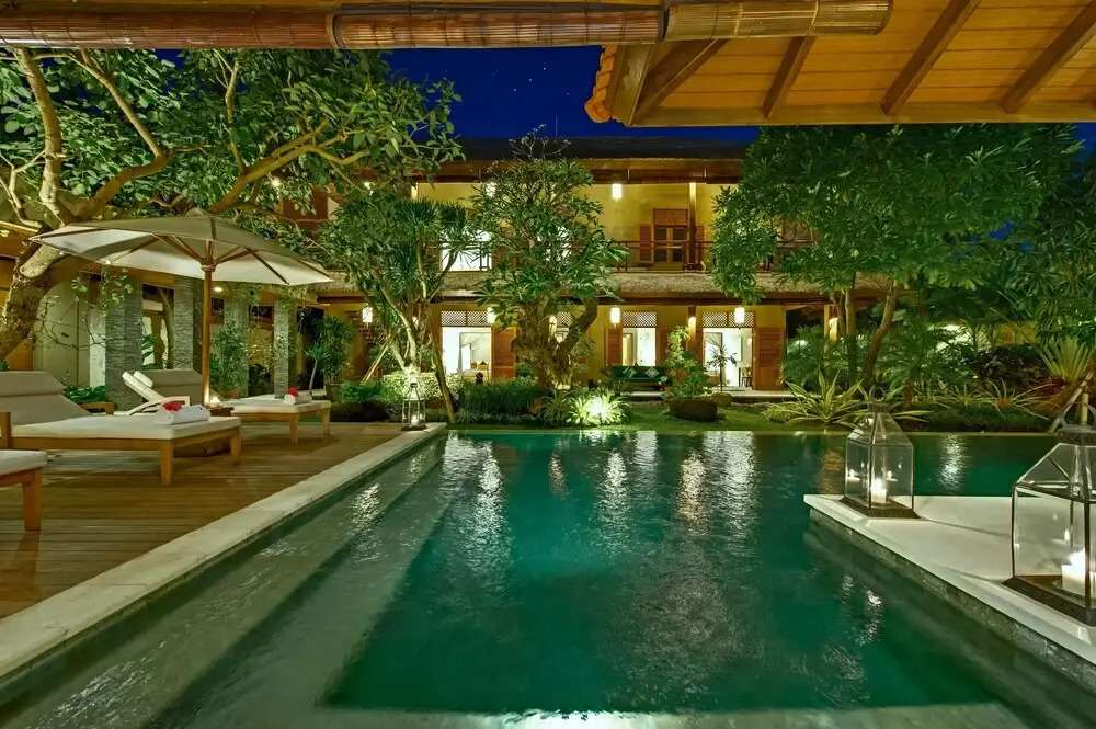 Villa 3br -100m to Kudetaseminyak Beach