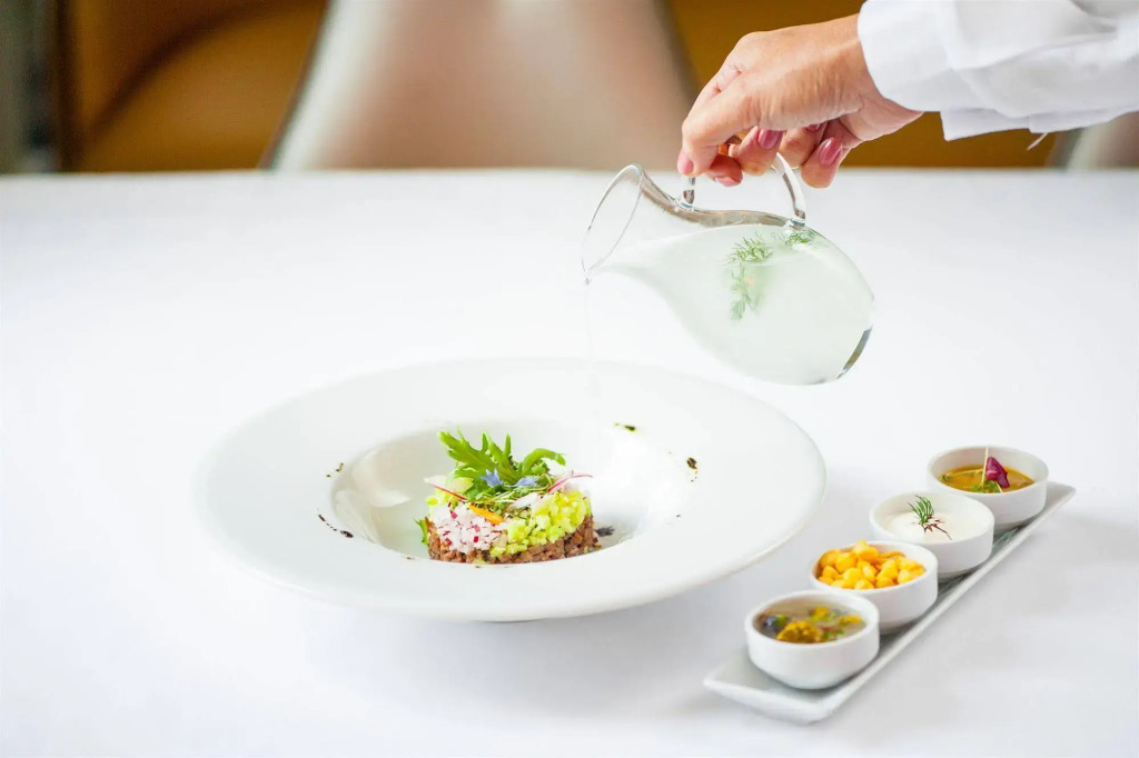 Iris Art Hotel