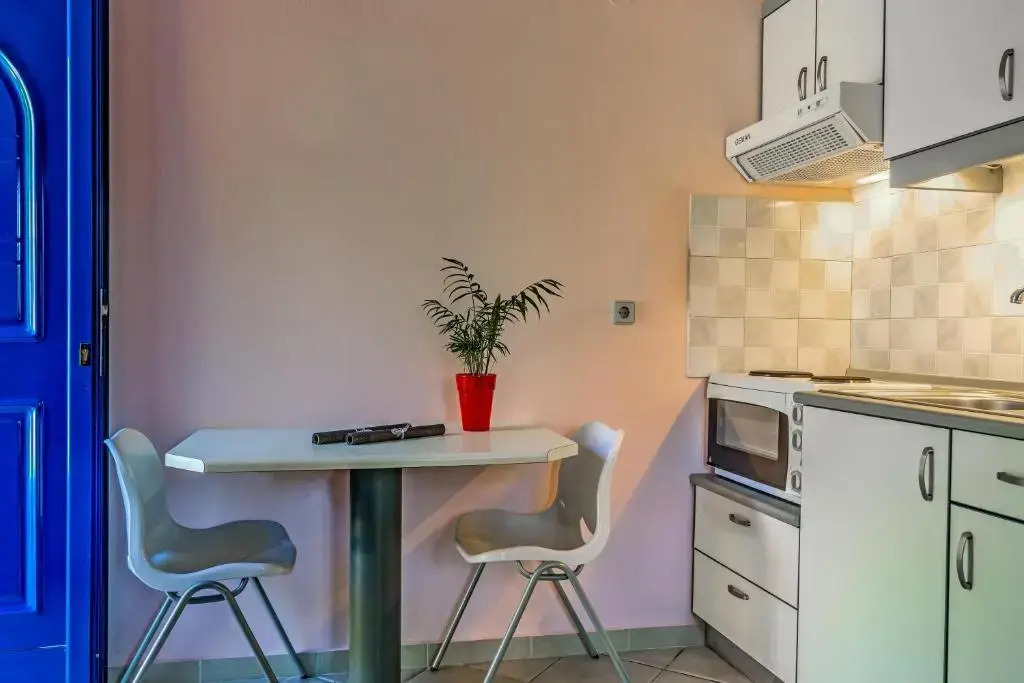 Sea Breeze Corner, Cozy Flat near the Beach