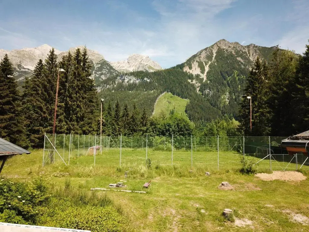 Mountain Hotel & Hostel