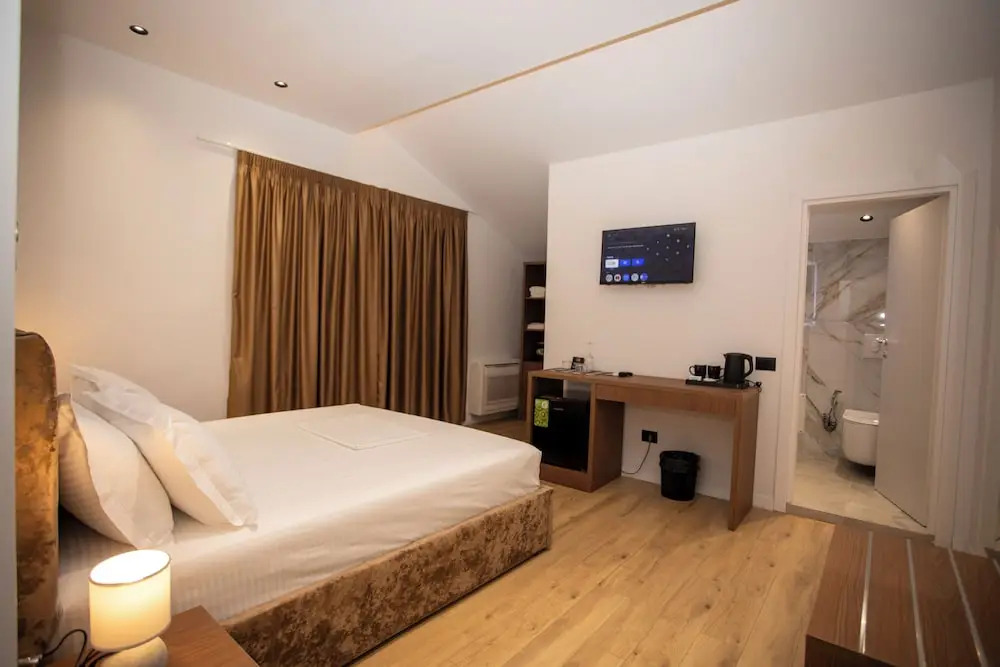 Villa Klaus Center Hotel