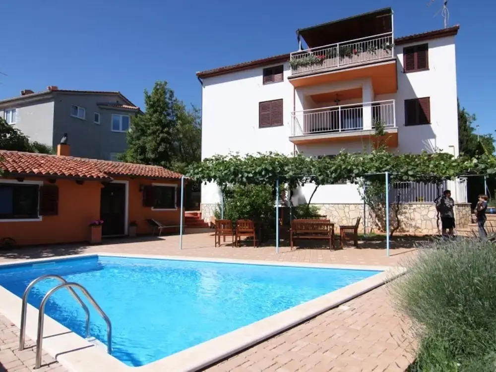 Neat Apartment on the Ground Floor Near Pula, With Shared Swimming Pool and Wifi