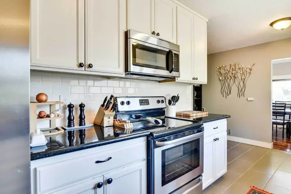 Charming Portland Home, Walk to Light Rail!