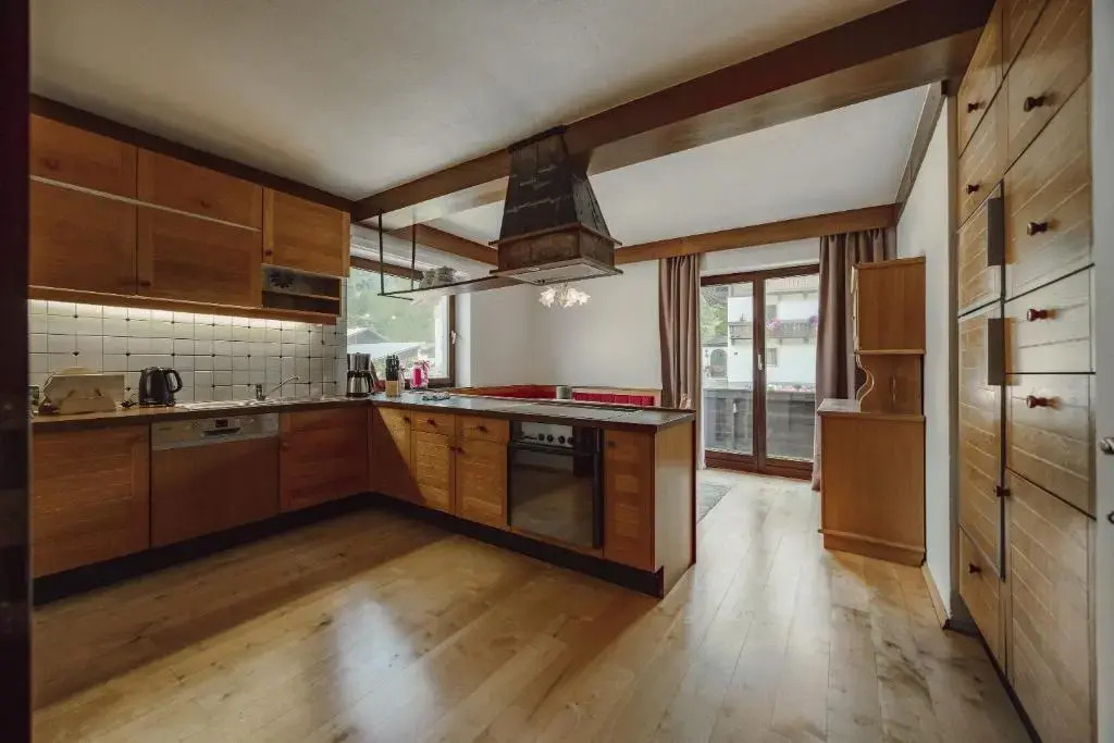 Lerchs Farmhouse 1