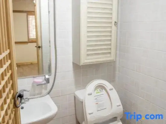 Jeonju Hanok Village Accommodation Sarangru Hanok Pension