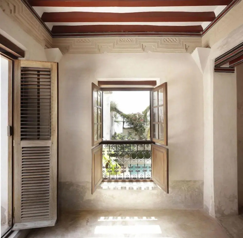 LAMU HOUSE