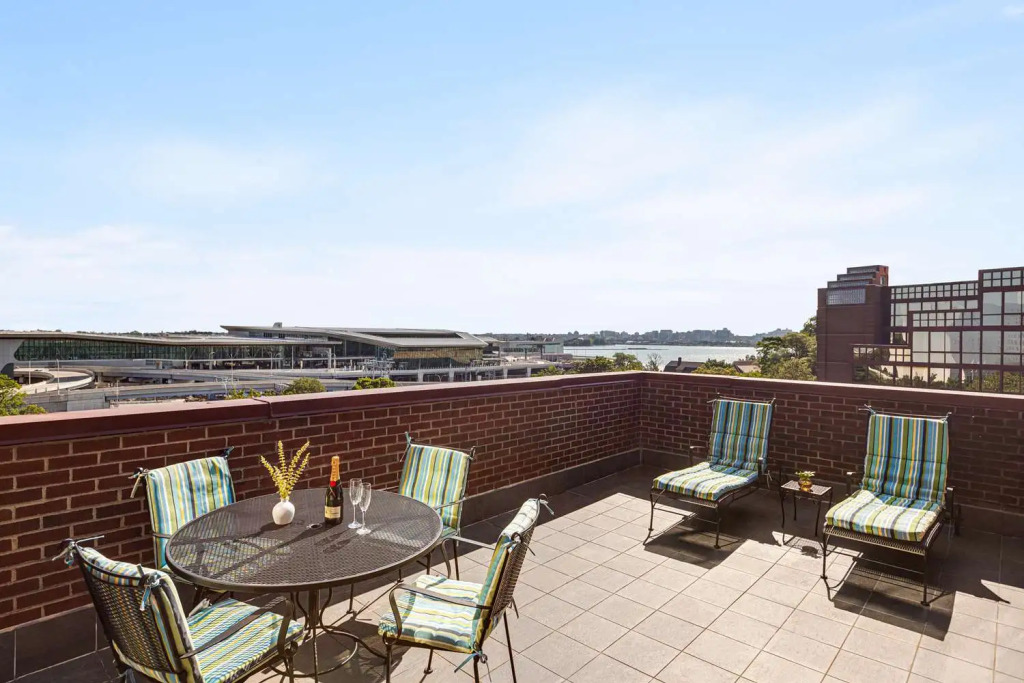 DoubleTree by Hilton New York-LaGuardia