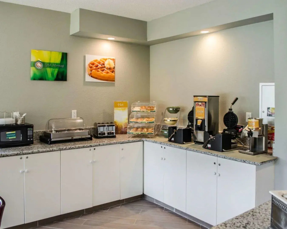 Days Inn by Wyndham Eglin AFB