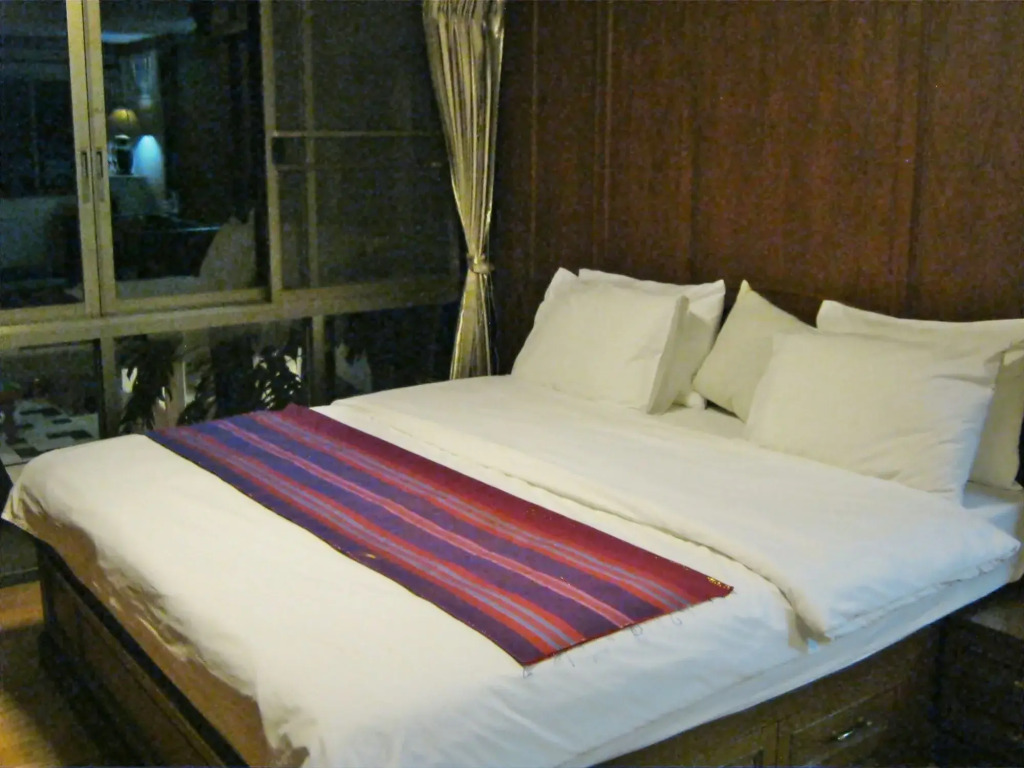 23 AVA at Saladaeng