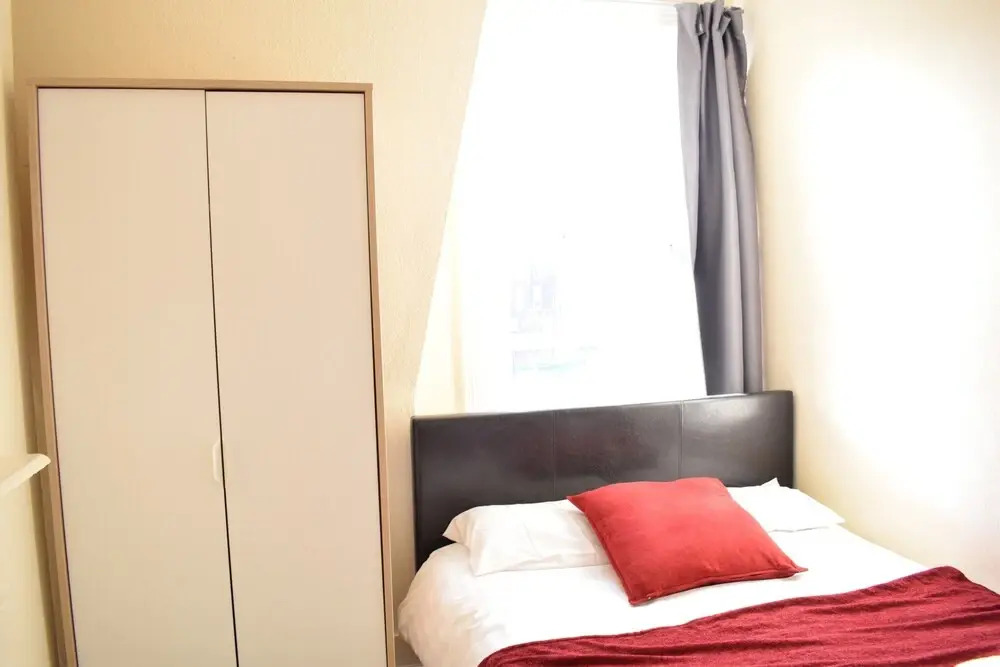 2 Bedroom Flat In Central London