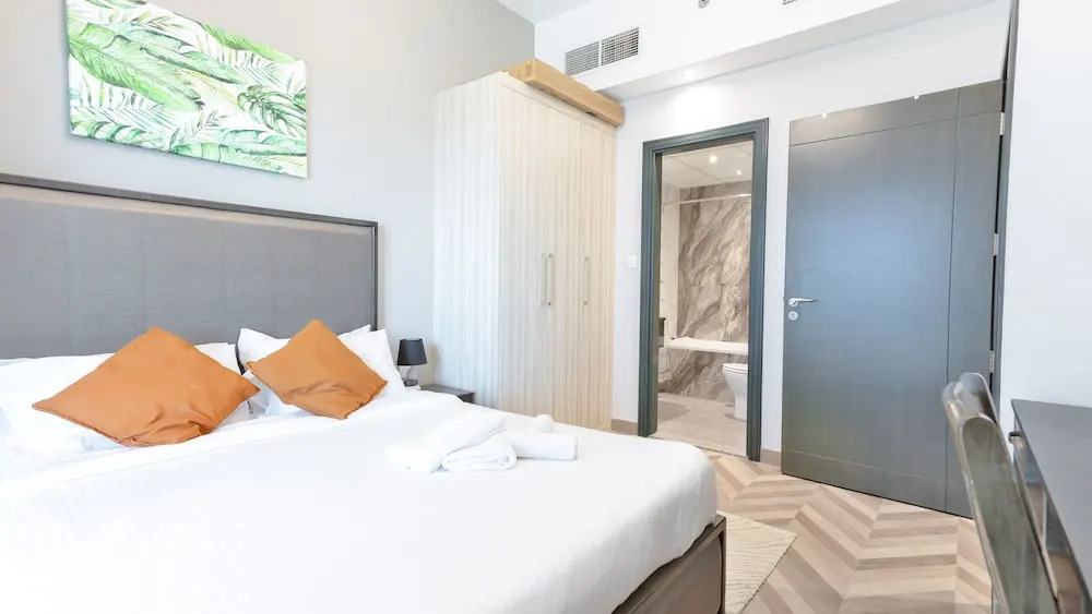 Luxury StayCation - Vibrant 1BR Apartment With Pool and Huge Balcony