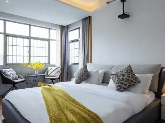 Qianxi Yuexiang Homestay (Erqi Wanda Plaza Jinrong Textile City)