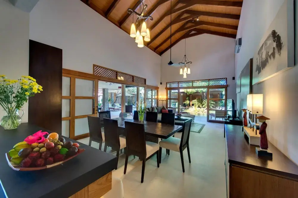 Villa 3br -100m to Kudetaseminyak Beach