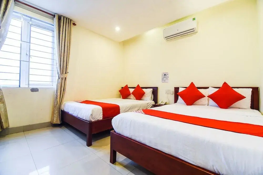 OYO 488 Hung Thu Hotel