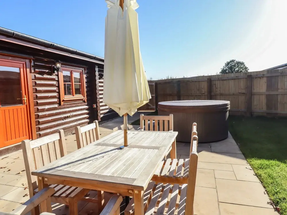 Holly Lodge