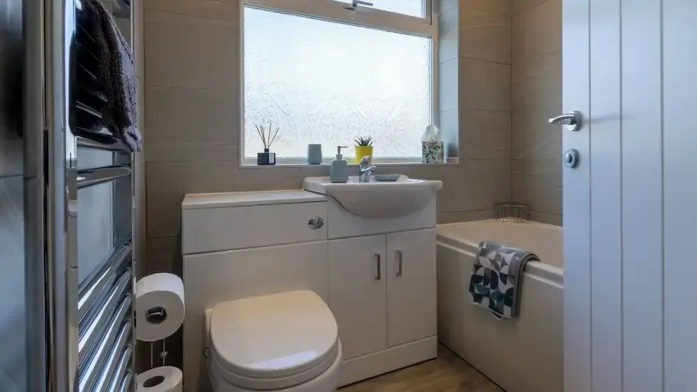 Altham Place-fully Refurbished 2-bath Bungalow