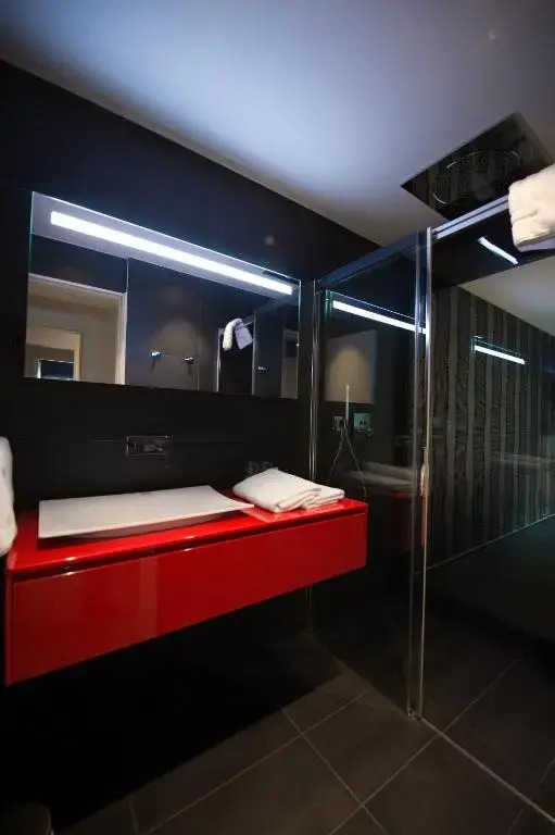 Le Cube