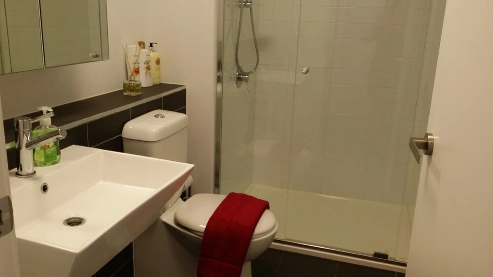 Luxury Two Bed Apt Swimming Pool