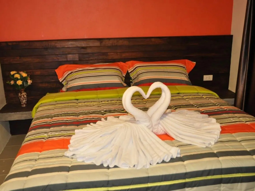 3 Bees Resort