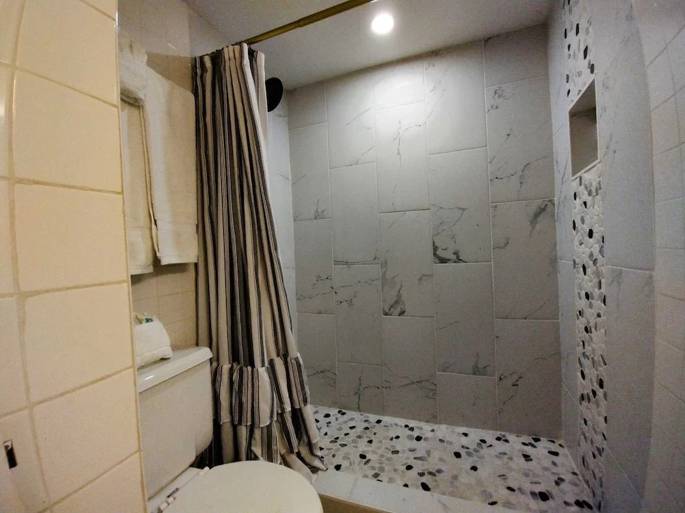 Landfall Towers 71 Minium 2 Bedroom Condo by RedAwning