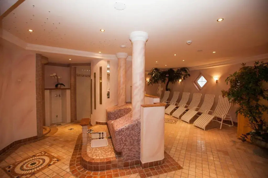 SCHMID Rooms & Apartments