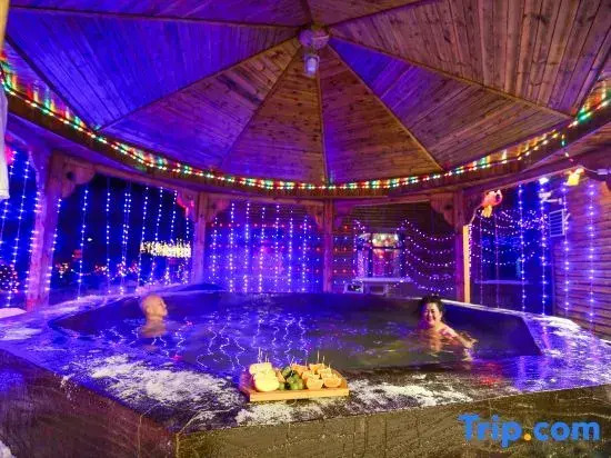 Xuegu Jinze Cold Spring Town (China Xuegu Scenic Area)