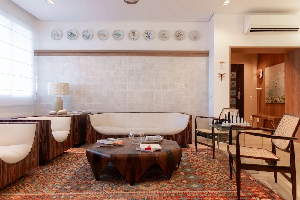 Av. Atlantica 5 Suites, Ocean View, Renovated