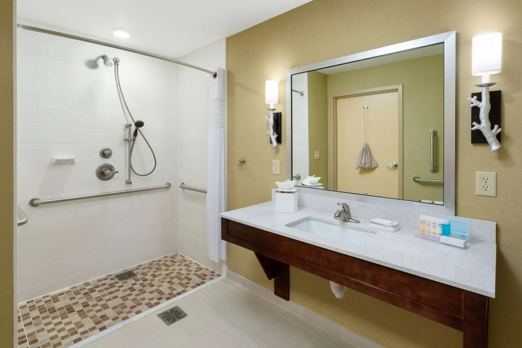 Hampton Inn & Suites Williamsport - Faxon Exit