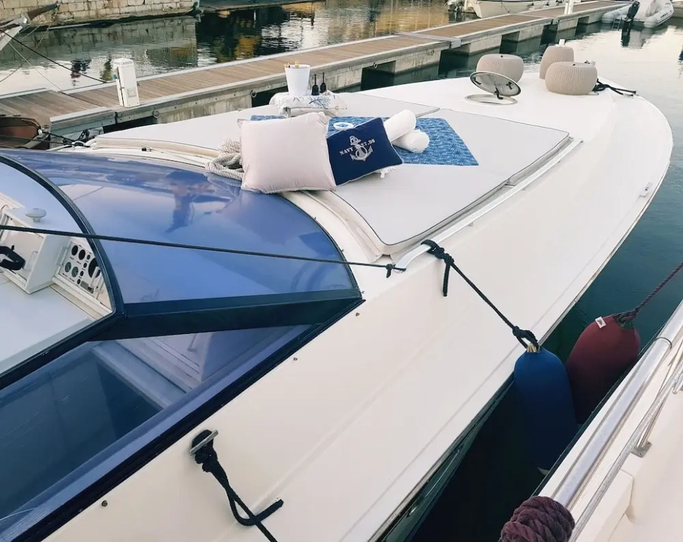 Desirè Charming House Boat