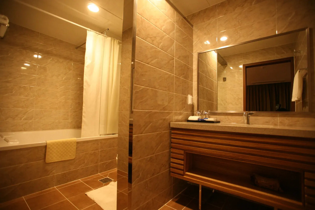 Hyunjin Tourist Hotel