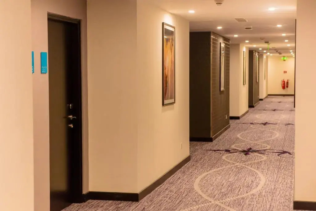 Fairway Colombo - Sri Lankas First Hotel With Robot Technology