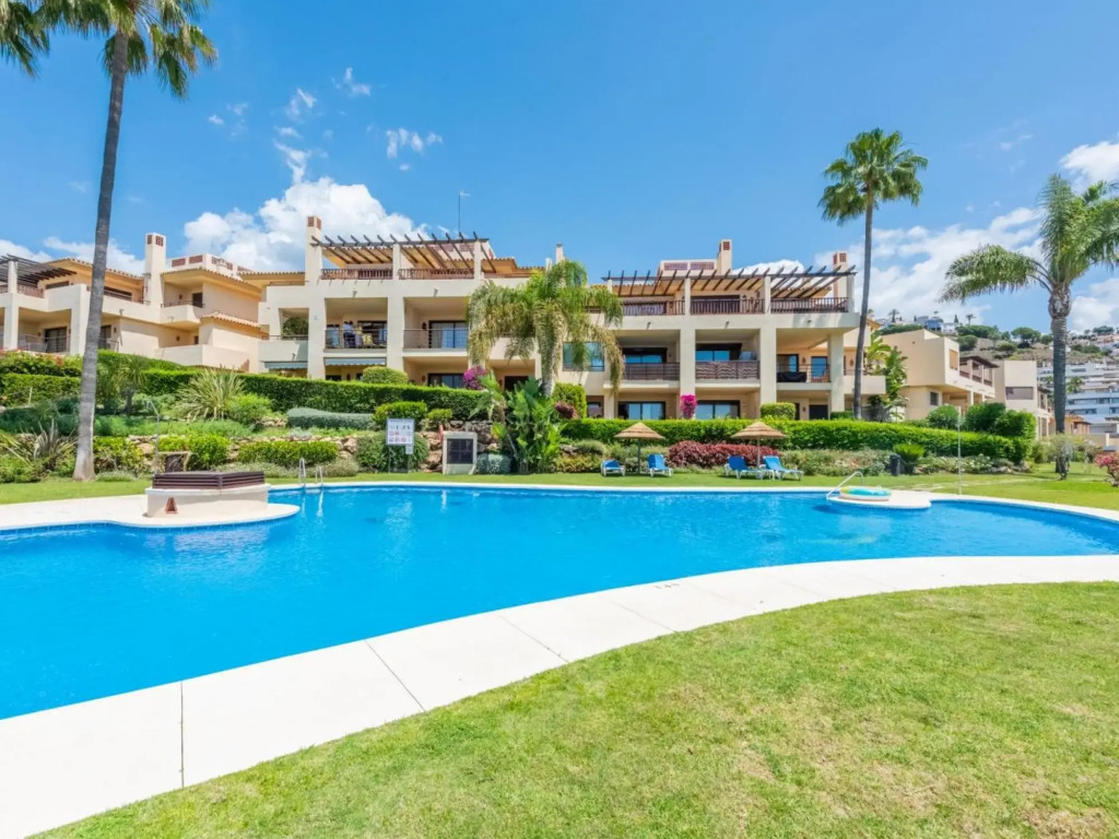 Los Pinos 3 Bedroom Apartment in Los Arqueros