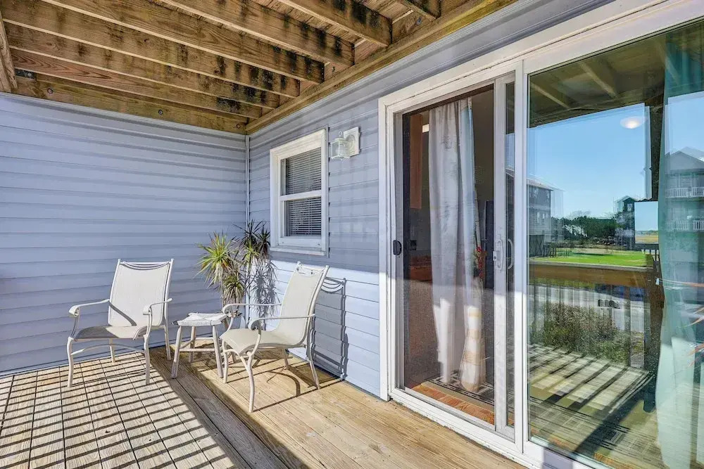Walk to Beach: Duplex in North Topsail Beach!