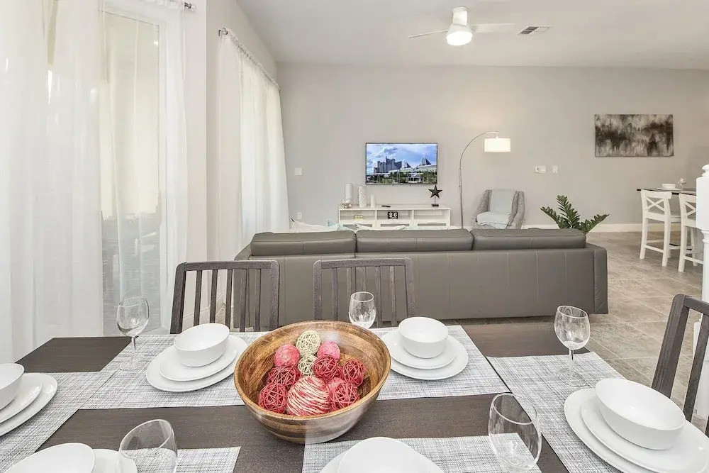Amazing New 5 Bedroom 4.5 Bathroom Townhome with Private Pool