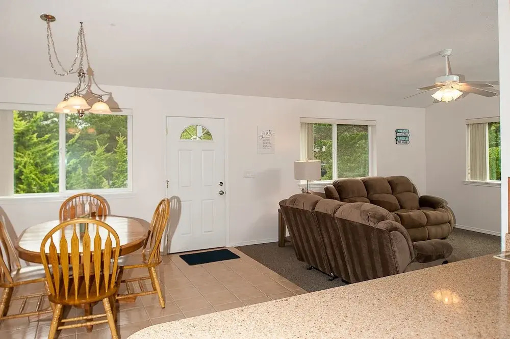 Beverly Beach Retreat 3 Bedrooms 2 Bathrooms Home