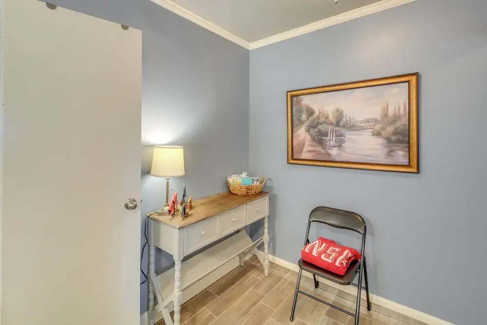 Views & Pool Access: Quaint Condo in Hot Springs!