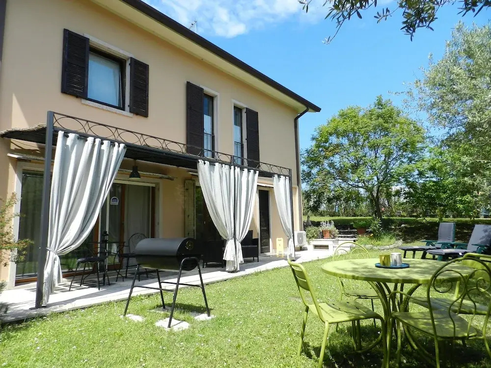 CASA DELL'ARTISTA - Regarda Travel