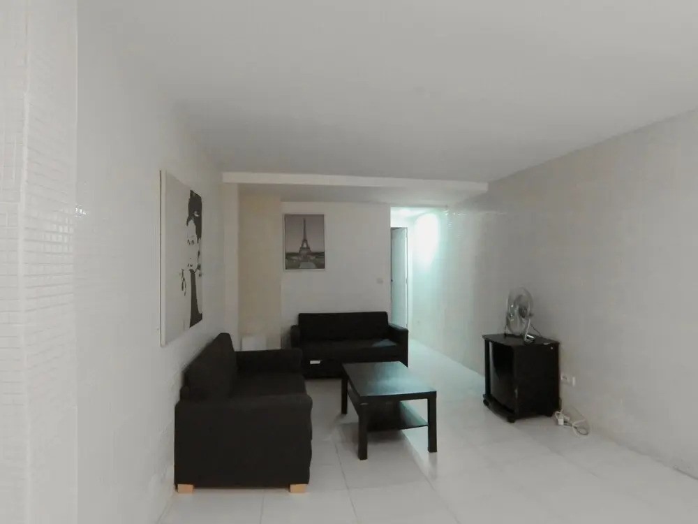 Apartamento de 2 Habitaciones, bajos, en Puerta del Angel AZBD
