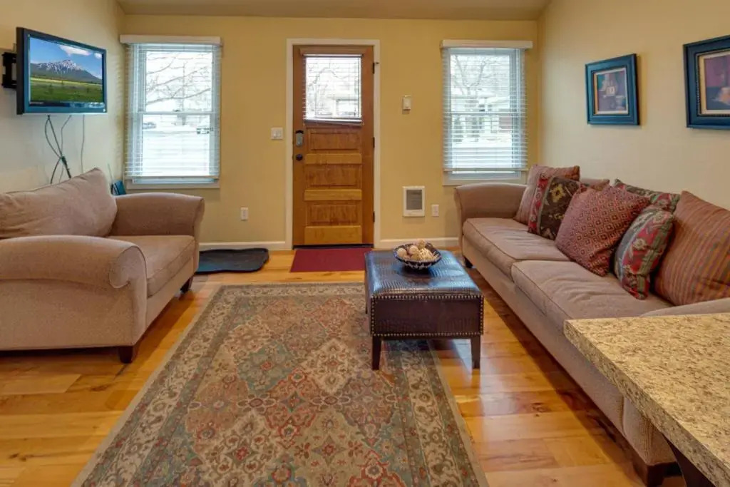 Hill St Cottage 334
