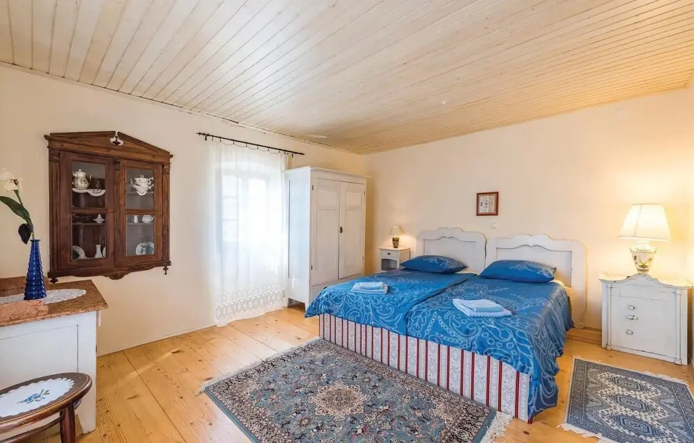 Beautiful Home in Markovac With Wifi and 5 Bedrooms