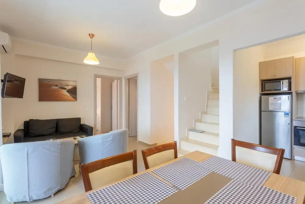 Villa Sequoia Yellow