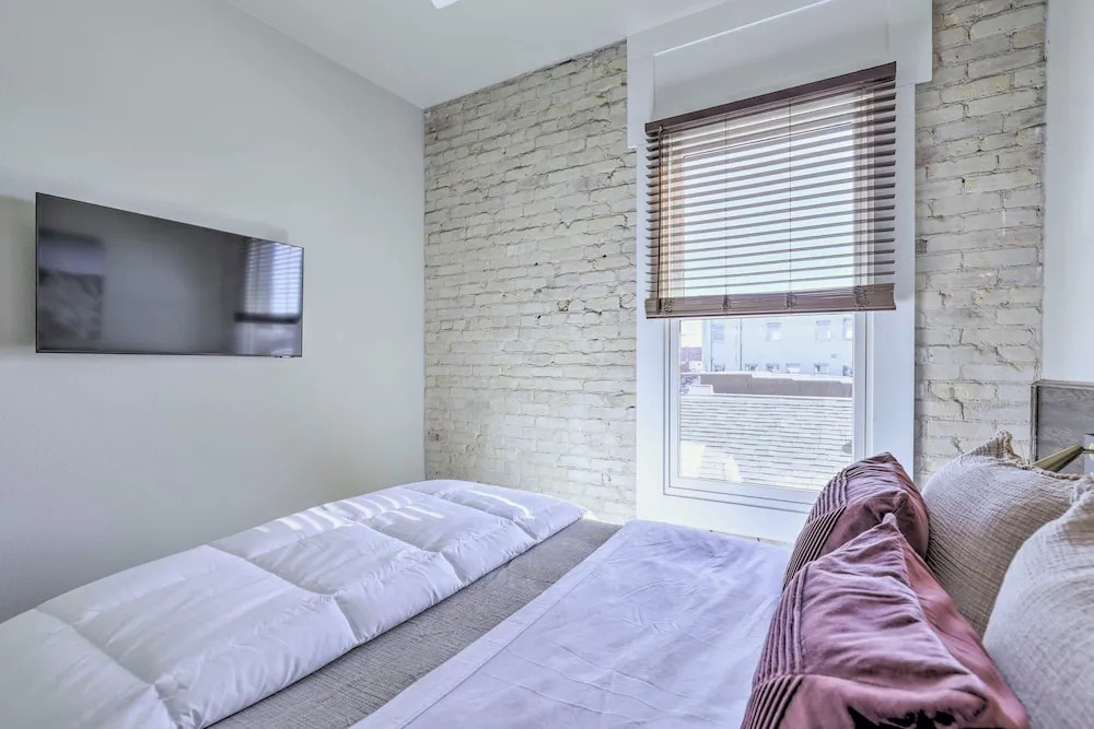 Bright San Marcos Apartment w/ Ideal Location