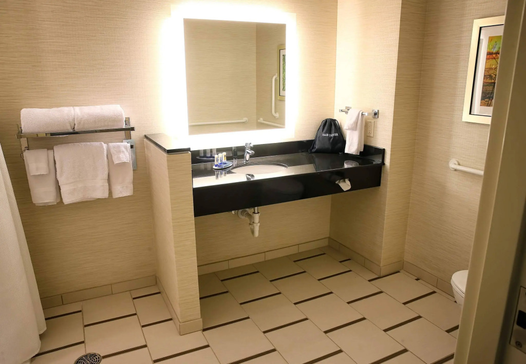 Fairfield Inn & Suites by Marriott Madison Verona