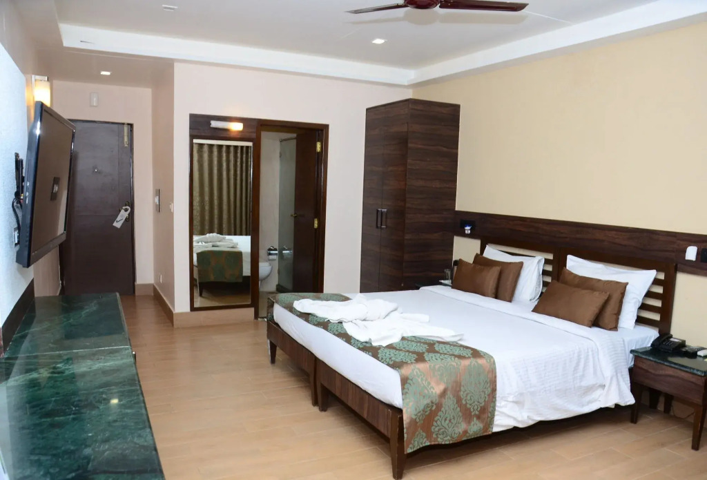 Upper Deck Resort - Highest Peak, Lonavala