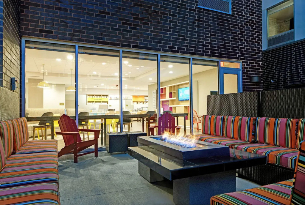 Home2 Suites By Hilton Milwaukee Downtown