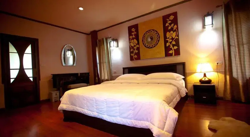 Baan Thung Lakorn Organic Farmstay by Phusompor