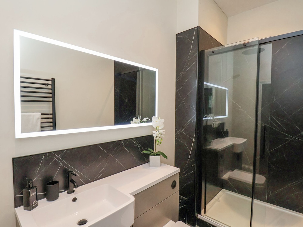 The Salisbury - 1 Bedroom Apartment