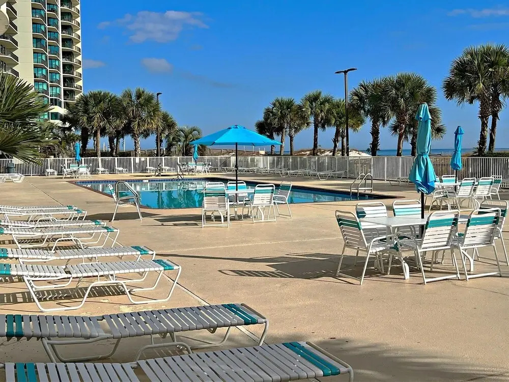 Regency Isle 704