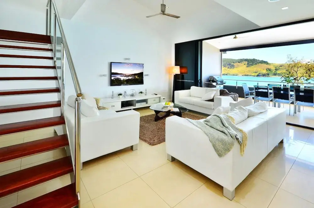 Villa 4 The Edge Oceanfront Deluxe 3 Bedroom Near Marina With Golf Bug